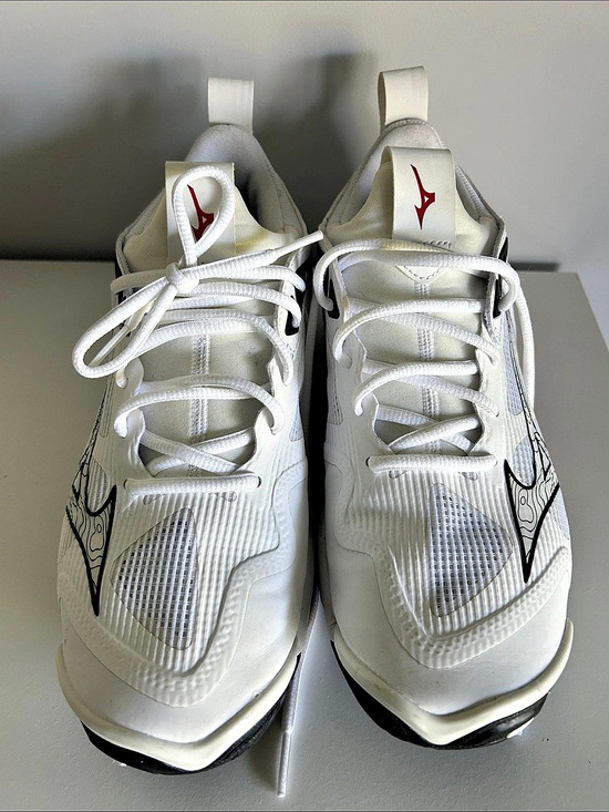 Mizuno Shoes - Mizuno Wave Horizon 2 Women's Athletic Shoes in White & Red Size 9.5